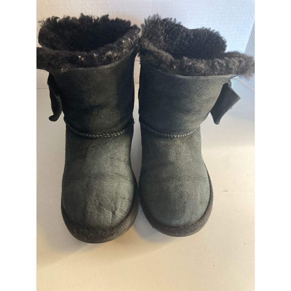 UGG‎ Bailey Girls, Black Boots, Sz 3, Bow on side